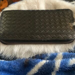 Authentic Bottega Veneta Stylish Black Leather Woven Wallet!